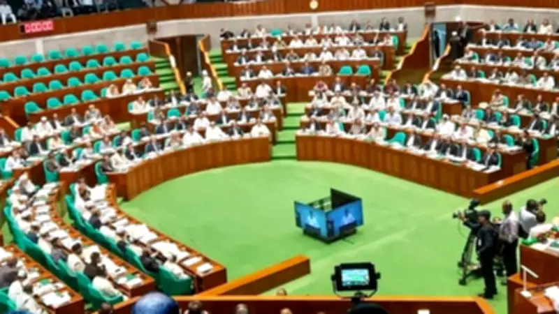 সংসদ অধিবেশন শুরু, এনসিপি শাহরিয়ারকে ক্ষমা চাইতে বলল, ইরাকে মার্কিন সেনা নিহত