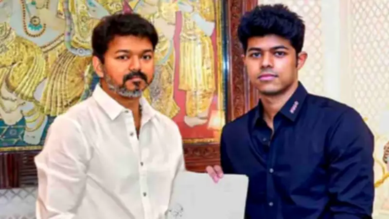 বিজয়ের ছেলের নাম পরিবর্তন, আমির খানের সম্পদ, ট্রাম্পের হুমকি ও ঈদে থানায় স্বর্ণ সংরক্ষণ