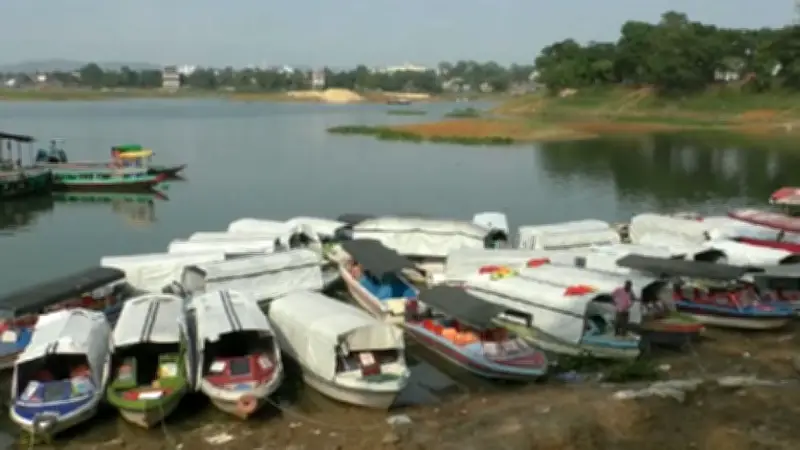 ময়মনসিংহ মসজিদে ইতিকাফে জ্বালানি সংকট, রাঙামাটিতে স্পিডবোট চলাচল বন্ধ