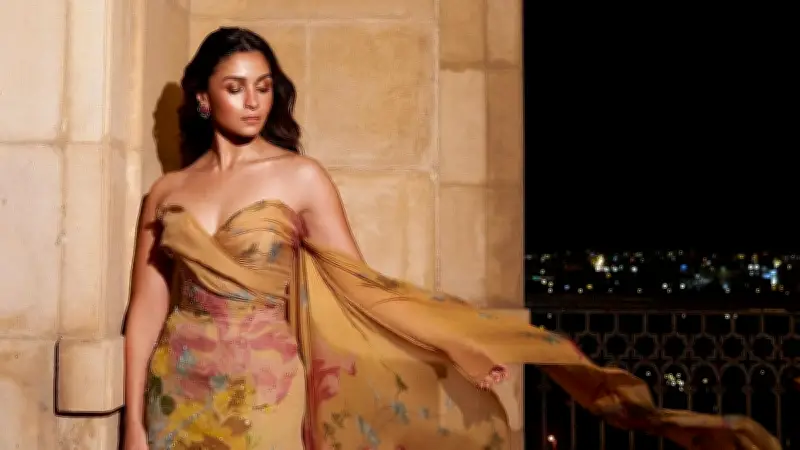 আলিয়া ভাটের ফিটনেস রহস্য: মাতৃত্বের পর স্বাভাবিক পথেই ফিরেছেন বলিউডে