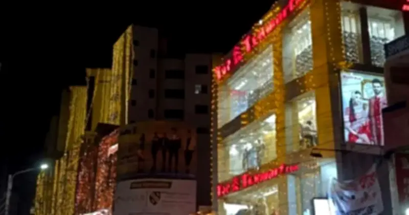 বিদ্যুৎ সাশ্রয়ে বিপণিবিতানের আলোকসজ্জা বন্ধের সিদ্ধান্ত