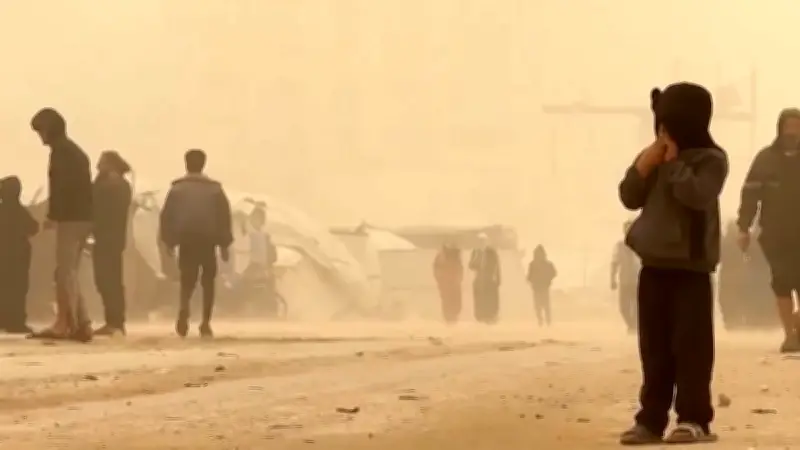 বিশ্বজুড়ে অনলাইন শিক্ষার চাহিদা বৃদ্ধি: নতুন সম্ভাবনা ও চ্যালেঞ্জ