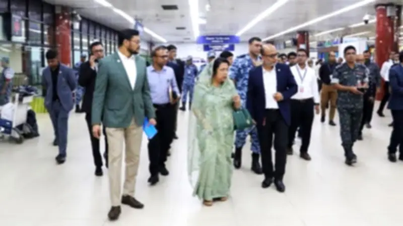 খুলনায় অস্ত্রসহ ৭ আটক, ফেনীতে সংঘর্ষে নিহত ১, ঈদে হাসপাতাল ২৪ ঘণ্টা খোলা