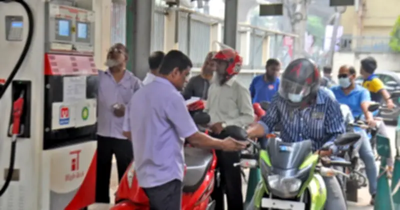 জ্বালানি সরবরাহে স্বস্তির বার্তা: সোমবারের মধ্যে স্বাভাবিক হবে পেট্রোল-ডিজেলের সরবরাহ