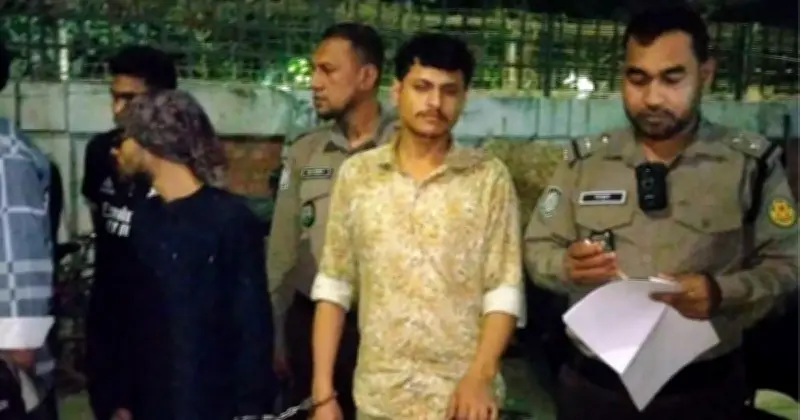 হাজারীবাগে পুলিশের সাঁড়াশি অভিযান: মাদক ব্যবসায়ী ও কিশোর গ্যাং সদস্য গ্রেপ্তার