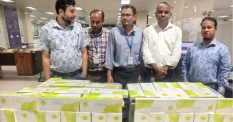 চট্টগ্রাম বিমানবন্দরে অভিযানে ৪২৯ কার্টন সিগারেট জব্দ, দুই যাত্রী আটক