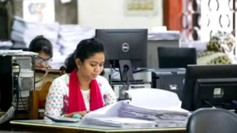 ঈদের আগে রাজধানীতে বিদ্যুৎস্পৃষ্টে হতাহত, ময়মনসিংহে ভিজিএফ চাল জব্দ