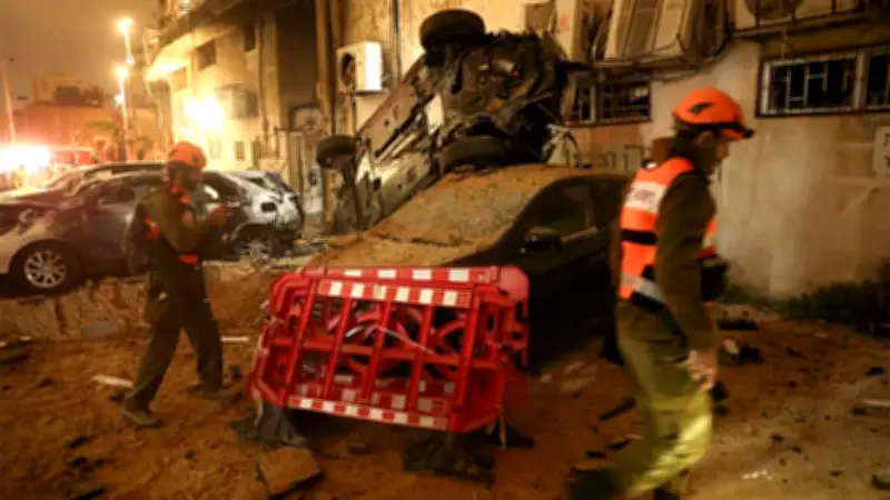 ইরানের হামলায় ইসরায়েলে আহত শতাধিক, বাংলাদেশে প্রধানমন্ত্রীর কর্মসূচি ও রাজনৈতিক সংঘাত