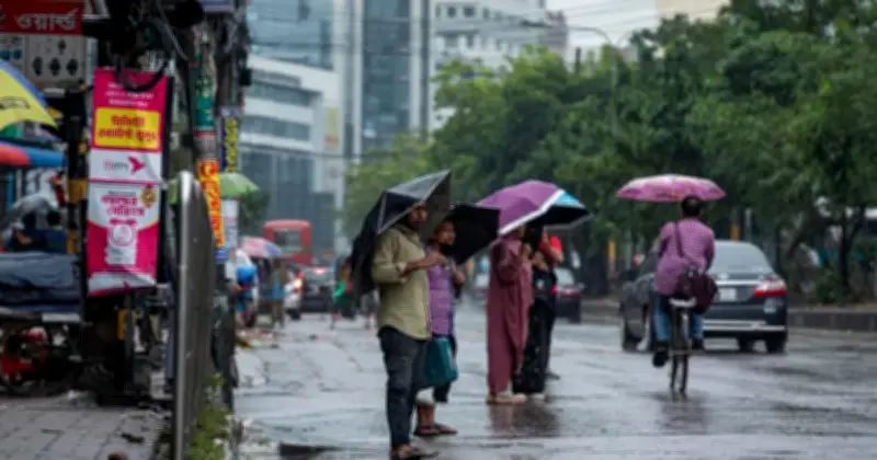 ঢাকার আকাশে মেঘলা আবহাওয়া, বৃষ্টি বা বজ্রবৃষ্টির সম্ভাবনা