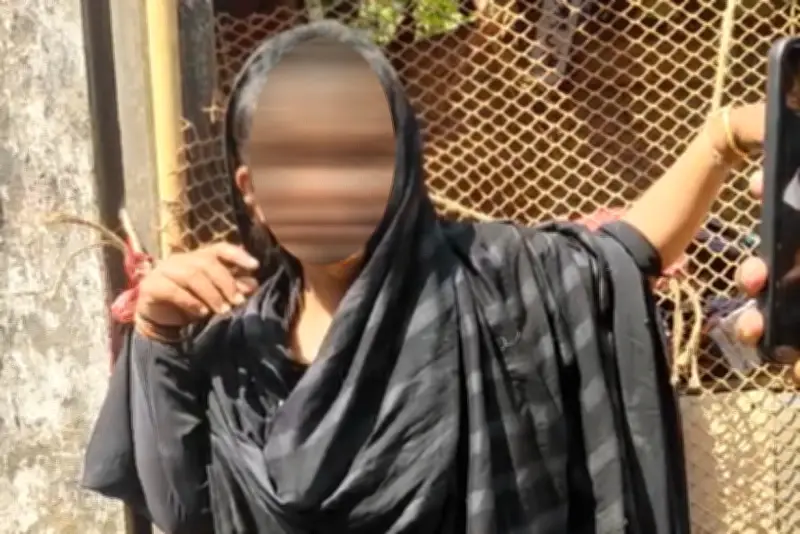 চুরির অভিযোগে নারীকে খুঁটিতে বেঁধে রাখার ঘটনায় সমালোচনা