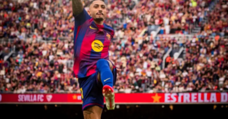 রাফিনহার হ্যাটট্রিকে বার্সেলোনার জয়, লাপোর্তার পুনর্নির্বাচন