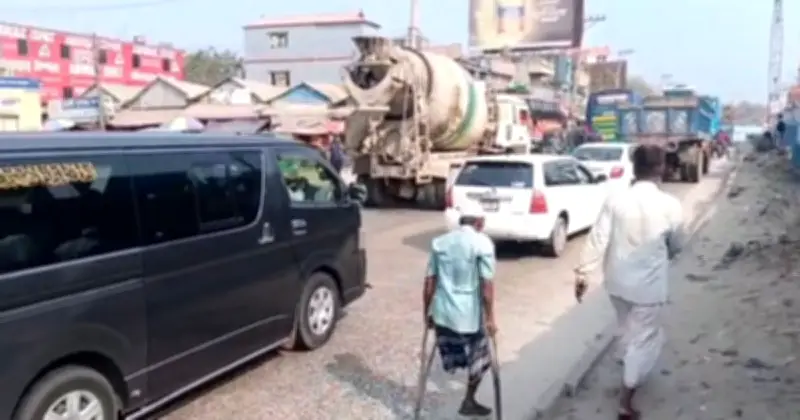 ঈদের ছুটিতে উত্তরমুখী যানবাহনের চাপে জ্যামে ঢাকা-টাঙ্গাইল-যমুনা সেতু মহাসড়ক