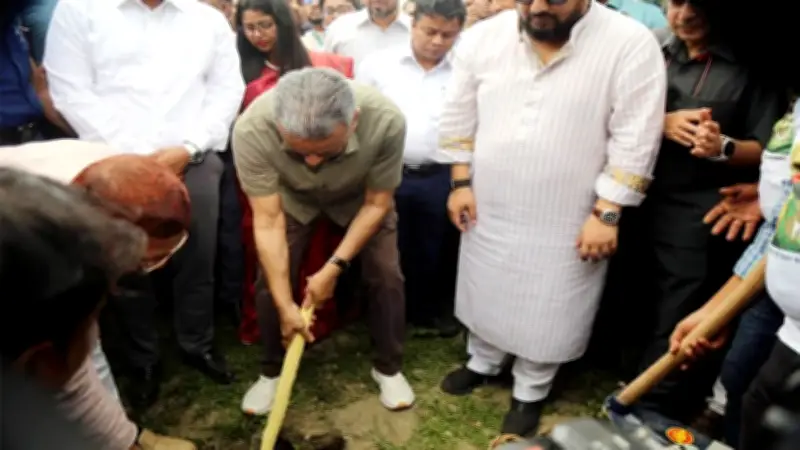 সরকারি প্রকল্পে দুর্নীতি হলে কাঠগড়ায় দাঁড়াবো : তথ্যমন্ত্রী, পুলিশে বড় রদবদল