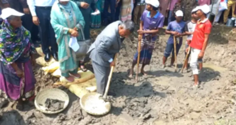 বাংলাদেশে অনলাইন শিক্ষার ভবিষ্যৎ: নতুন সম্ভাবনা ও চ্যালেঞ্জ