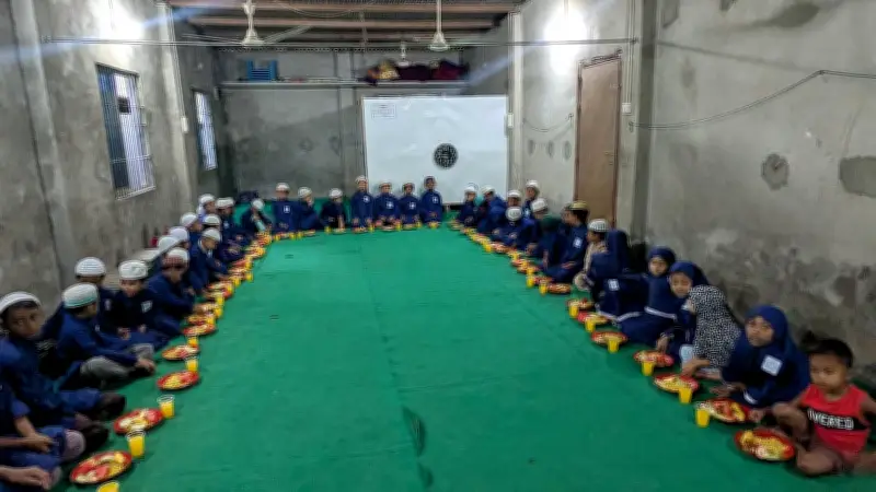 ব্রাহ্মণবাড়িয়ার নবীনগরে প্রথম আলো ট্রাস্টের ইফতার আয়োজনে অংশ নেয় ২৪৪ জন এতিম শিশু