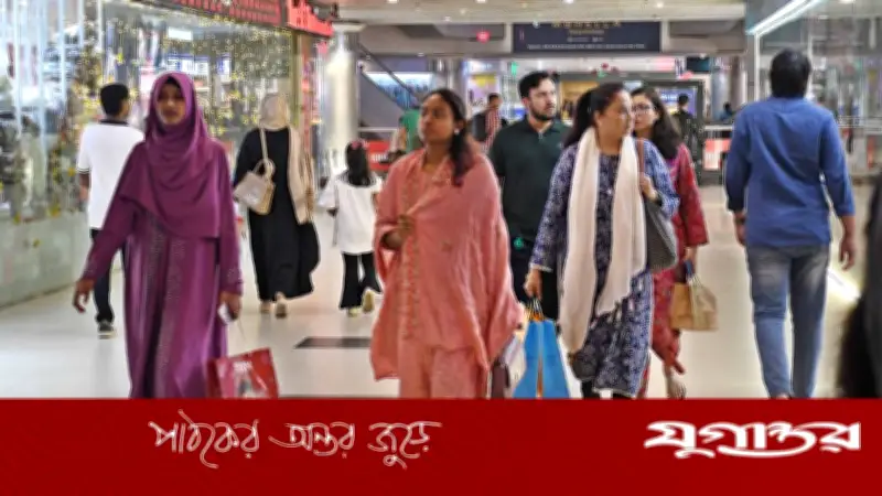 ঈদ কেনাকাটায় জমজমাট যমুনা ফিউচার পার্ক, কোটি টাকার উপহারে মাতোয়ারা ক্রেতারা