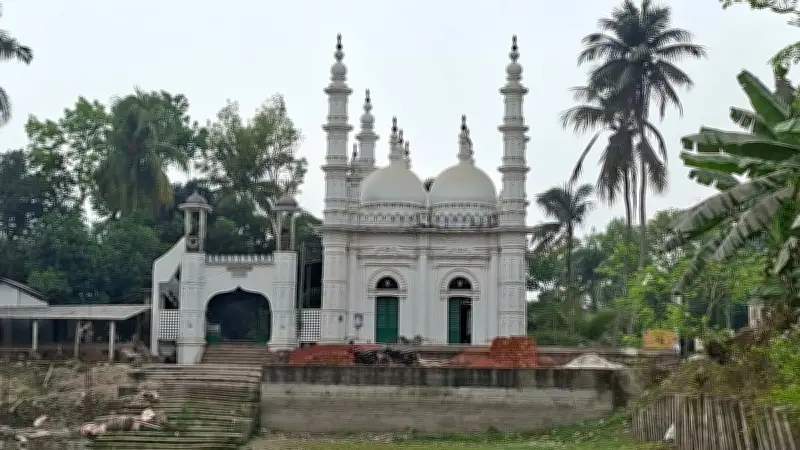 সাতক্ষীরার ঐতিহাসিক তেঁতুলিয়া জামে মসজিদ: ১৬৭ বছরের স্থাপত্য নিদর্শন