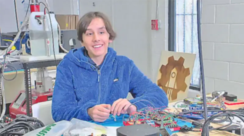 ১২ বছর বয়সে জ্যাকসন ওসওয়াল্টের ঘরে তৈরি পরমাণু চুল্লি, বিশ্ব রেকর্ড গড়া