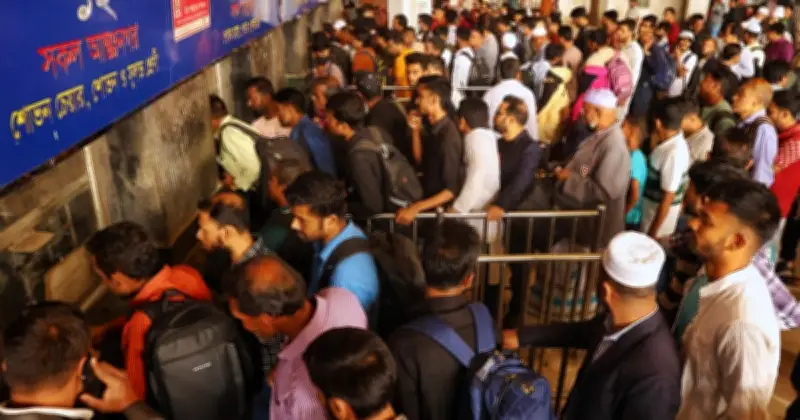 ঈদযাত্রায় কমলাপুরে ভিড়, তবে ট্রেন ছাড়ছে নির্দিষ্ট সময়ে