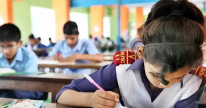 শিক্ষা মন্ত্রণালয়ের সিদ্ধান্ত: ভর্তি পরীক্ষা ফিরছে, লটারি পদ্ধতি বাতিল