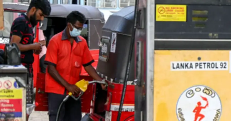 জ্বালানি সংকটে শ্রীলঙ্কার ৩ দিনের সাপ্তাহিক ছুটি, এশিয়ার দেশগুলোর সাশ্রয়ী পদক্ষেপ