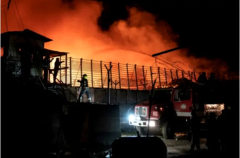 আফগানিস্তানে পাকিস্তানি বিমান হামলায় ৪০০ নিহত, হাসপাতালে আঘাত