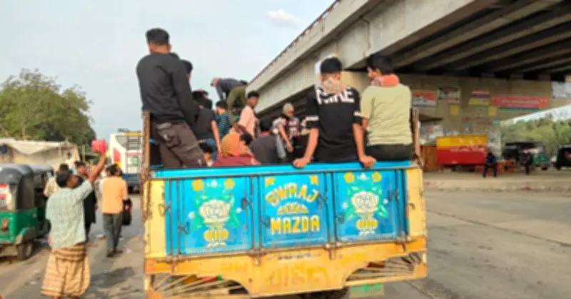 ঈদের ছুটিতে যমুনা সেতুতে যানজট, ট্রাকে করে বাড়ি ফিরছেন নিম্ন আয়ের মানুষ