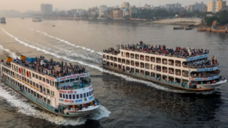 ঈদযাত্রায় নৌপথে জাহাজ বৃদ্ধি, মধ্যপ্রাচ্যে তেল রপ্তানি কমেছে ৬০ শতাংশ