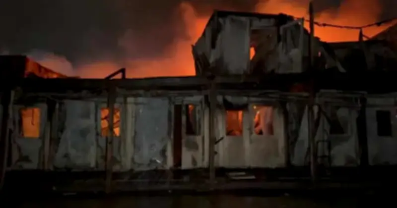 পাকিস্তানের বিমান হামলায় কাবুলের মাদকাসক্তি নিরাময় কেন্দ্রে ৪০০ নিহত, তীব্র নিন্দা