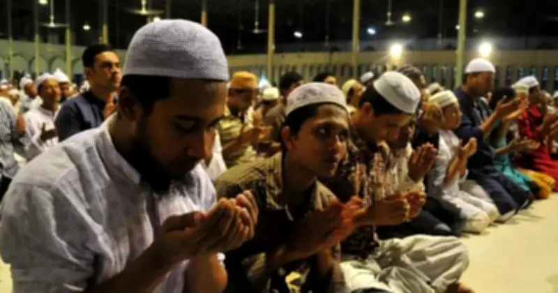 শবে কদর উদযাপিত: দেশজুড়ে বিশেষ ইবাদত ও প্রার্থনায় মগ্ন মুসলিম ধর্মপ্রাণরা