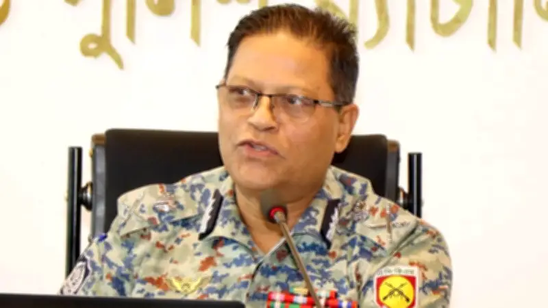 বাড়তি ভাড়া নিলে সরাসরি জানাবেন: আইজিপি, ঈদে মেট্রোরেল বন্ধ, মার্কিন রণতরীতে আগুন