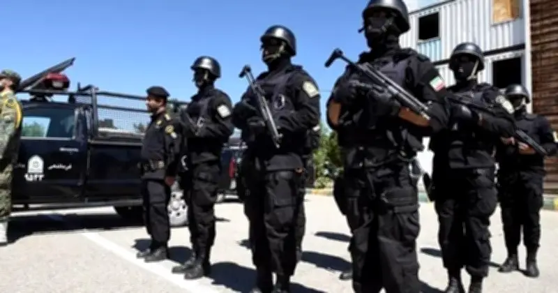 ইরানের সামরিক বাহিনীতে বেতন বিলম্বে অসন্তোষ, পদত্যাগ ও মনোবলহীনতা বৃদ্ধি