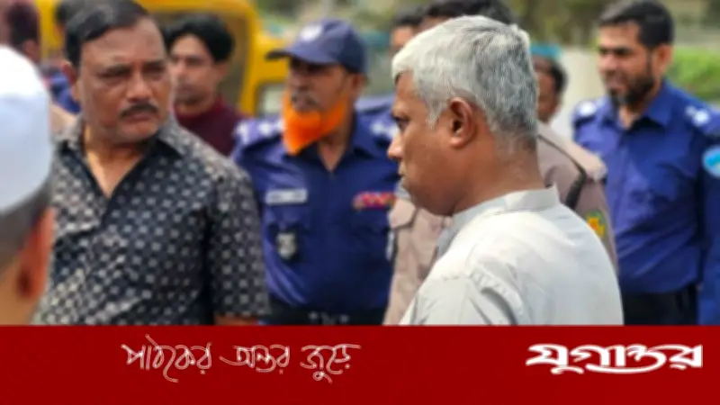 জ্বালানি প্রতিমন্ত্রীর আকস্মিক পরিদর্শন: সিদ্ধিরগঞ্জের পেট্রোল পাম্পে স্বচ্ছতা নিশ্চিতের আহ্বান