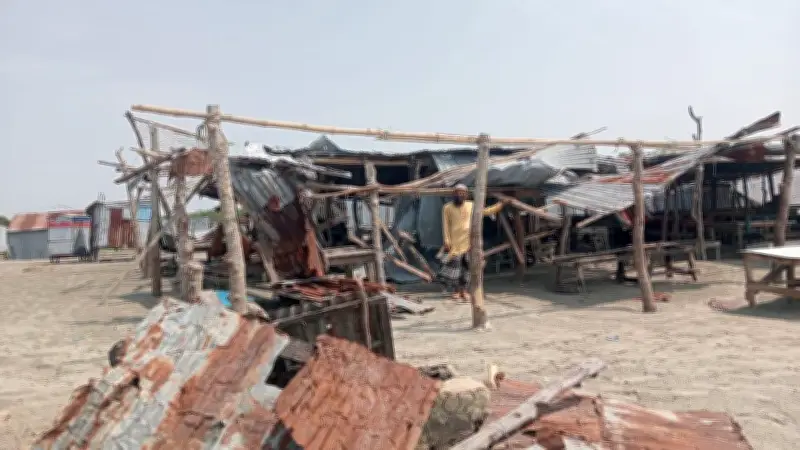 বৈশাখী ঝড়ে কুয়াকাটায় ১৫ ব্যবসা ক্ষতিগ্রস্ত, ফরিদপুরে খাল খনন উদ্বোধন ও অন্যান্য সংবাদ