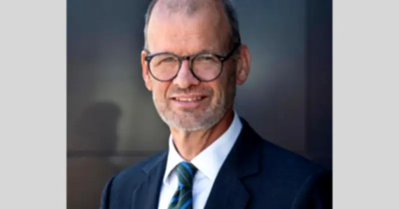 বাংলাদেশে যুব শ্রমবাজারে উদ্বেগজনক চিত্র: গত দশকে ১৪০ লাখ তরুণের অর্ধেকই বেকার