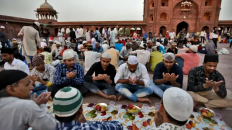 ভারতের রমজান: লবণ দিয়ে ইফতার থেকে সাম্প্রদায়িক মিলনের এক উৎসব