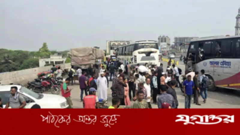 ঈদযাত্রায় ঢাকা-ময়মনসিংহ মহাসড়কে যাত্রীর চাপ বেড়েছে, টঙ্গীতে ধীরগতি