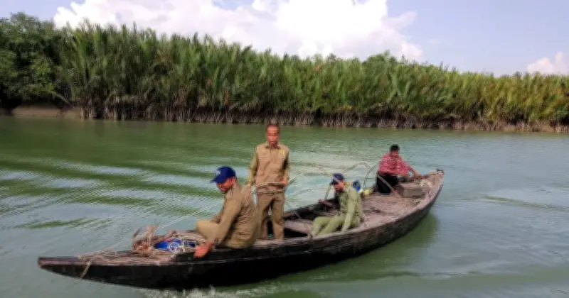 ঈদেও সুন্দরবনে বনরক্ষীদের ছুটি নেই, পরিবার ছাড়াই পালন হয় উৎসব