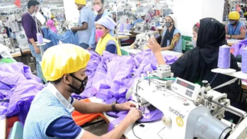 গাজীপুরে পোশাক শ্রমিকদের বেতন-বোনাস নিয়ে দুশ্চিন্তা, ধাপে ধাপে ঈদ ছুটি শুরু