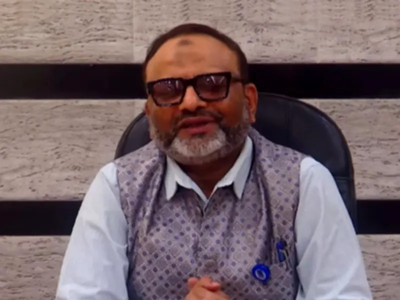 অধ্যাপক নিয়াজ আহমেদ খানের বিদায়: ঢাকা বিশ্ববিদ্যালয়ের উপাচার্য পদে দেড় বছর