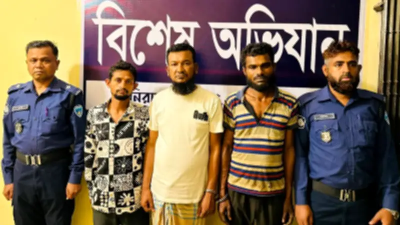 মীরসরাইয়ে চুরি হওয়া ৩১ টন রড উদ্ধার, গ্রেফতার-৩ সহ নানা ঘটনা