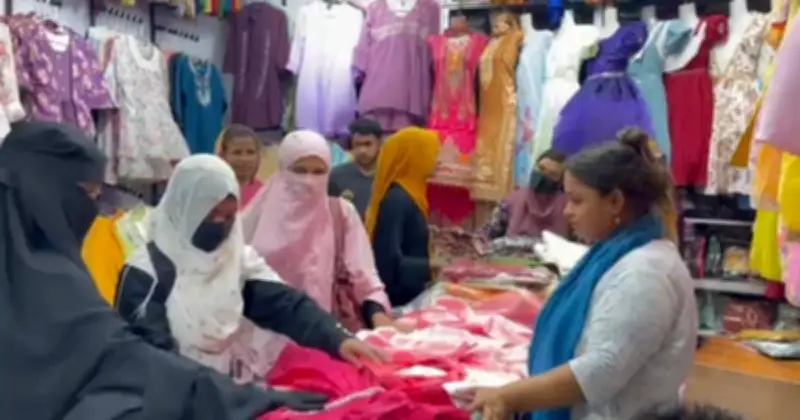 ঈদের প্রস্তুতিতে সাভার-ধামরাইয়ে কেনাকাটার হিড়িক, ক্রেতা-বিক্রেতা উভয়েই সন্তুষ্ট