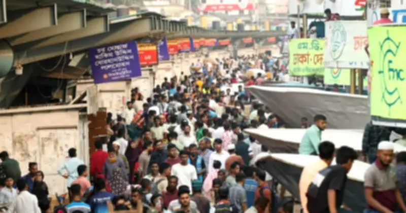 ঈদযাত্রায় সদরঘাটে সুশৃঙ্খল পরিবেশ, ডেক ক্যাডেটদের সহায়তা ও কম ভাড়ায় স্বস্তি