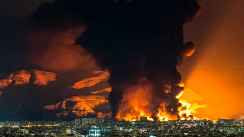 মার্কিন গোয়েন্দারা ধারণা: ইরান সরকার টিকে থাকবে, যুদ্ধে লক্ষ্য অস্পষ্ট