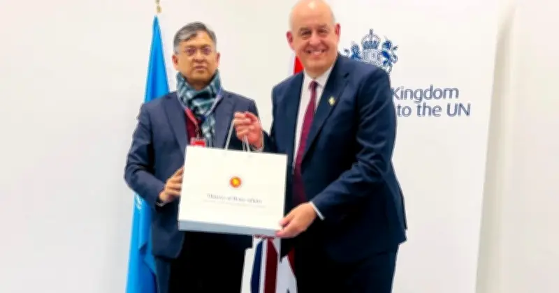 বাংলাদেশ ও যুক্তরাজ্যের স্বরাষ্ট্রমন্ত্রীদের ভিয়েনায় বৈঠক: নিরাপত্তা সহযোগিতা ও গণতন্ত্রের অঙ্গীকার