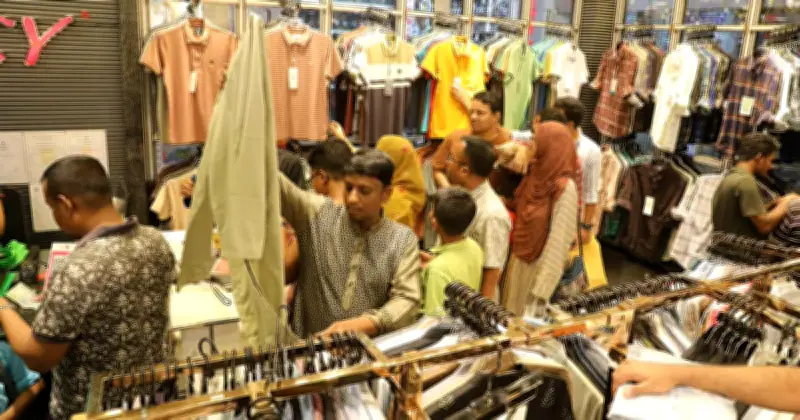 ঈদুল ফিতর: তিন লাখ কোটি টাকার অর্থনৈতিক কর্মকাণ্ডে বাংলাদেশের বাজার চাঙ্গা