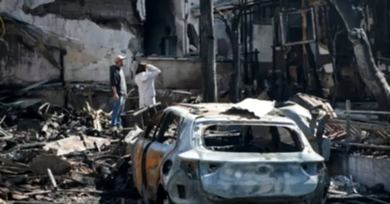 ইরানের ক্ষেপণাস্ত্র হামলায় ইসরায়েলে ধ্বংসাবশেষ পড়েছে, পুলিশ উদ্ধার তৎপরতা চালাচ্ছে