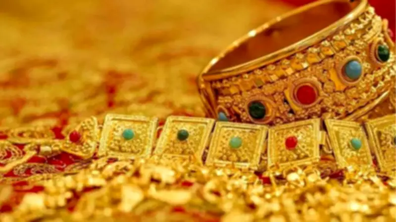 বাজারে স্বর্ণ-রূপার দামে ধস, ঢাকার আবহাওয়া মেঘলা, বিটিভির ঈদ আড্ডায় ববিতা