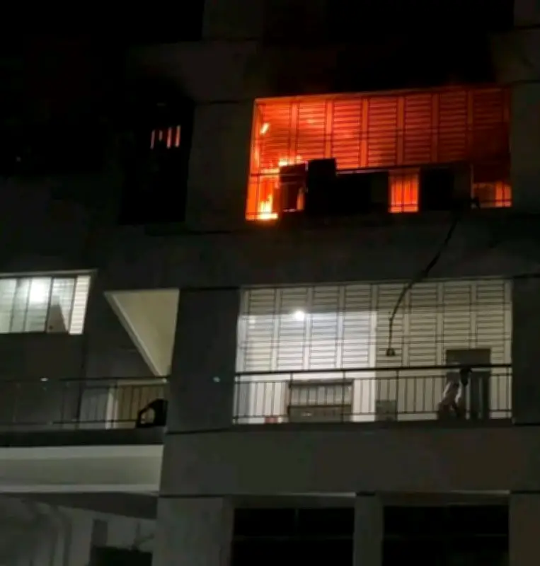 বরিশাল মেডিকেলে অগ্নিকাণ্ডে দুই রোগীর মৃত্যু, আতঙ্কে আহত কয়েকজন