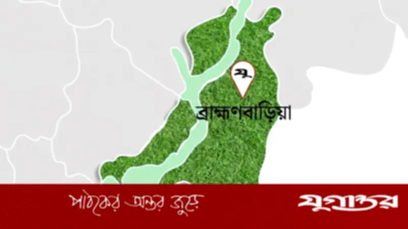 ব্রাহ্মণবাড়িয়ায় কাভার্ড ভ্যানের ধাক্কায় অটোরিকশা চালক নিহত, বিক্ষোভে গাড়িতে আগুন